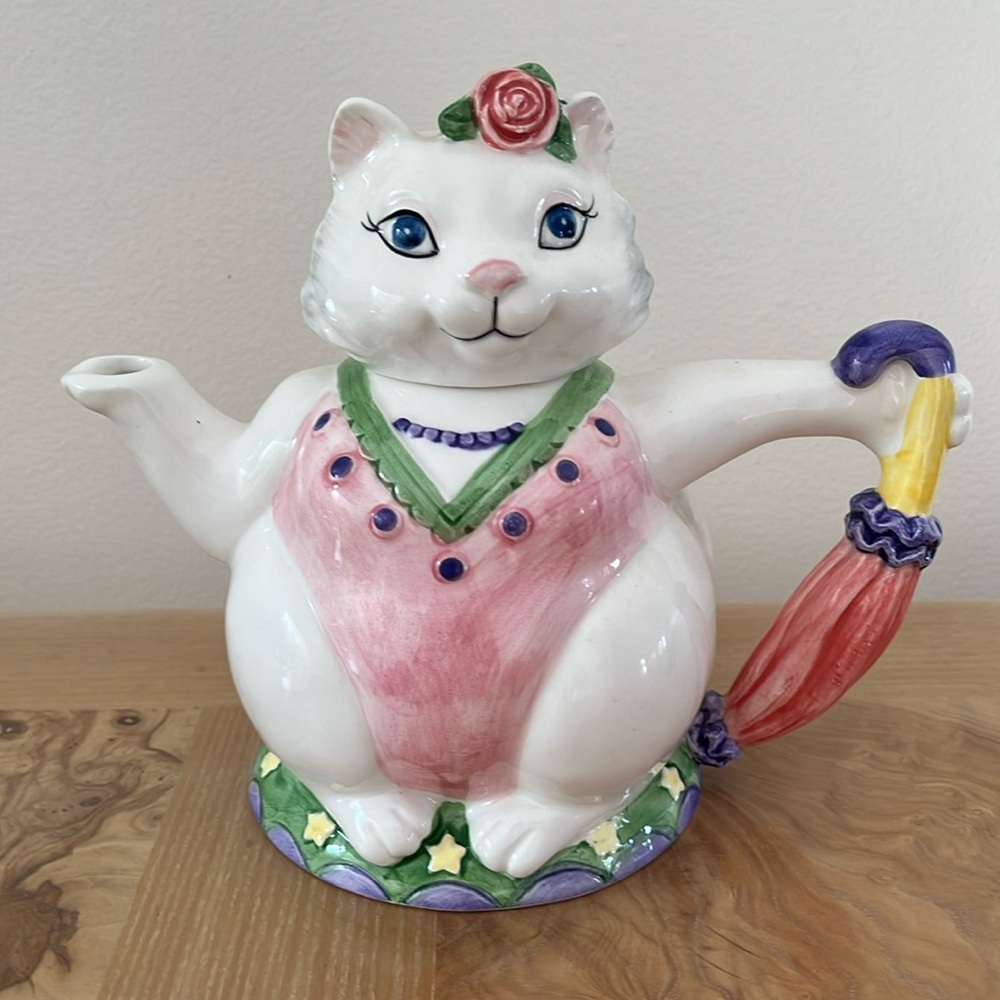 Mary Ann Baker Teapot Kitty with Rose on the head with and Umbrella